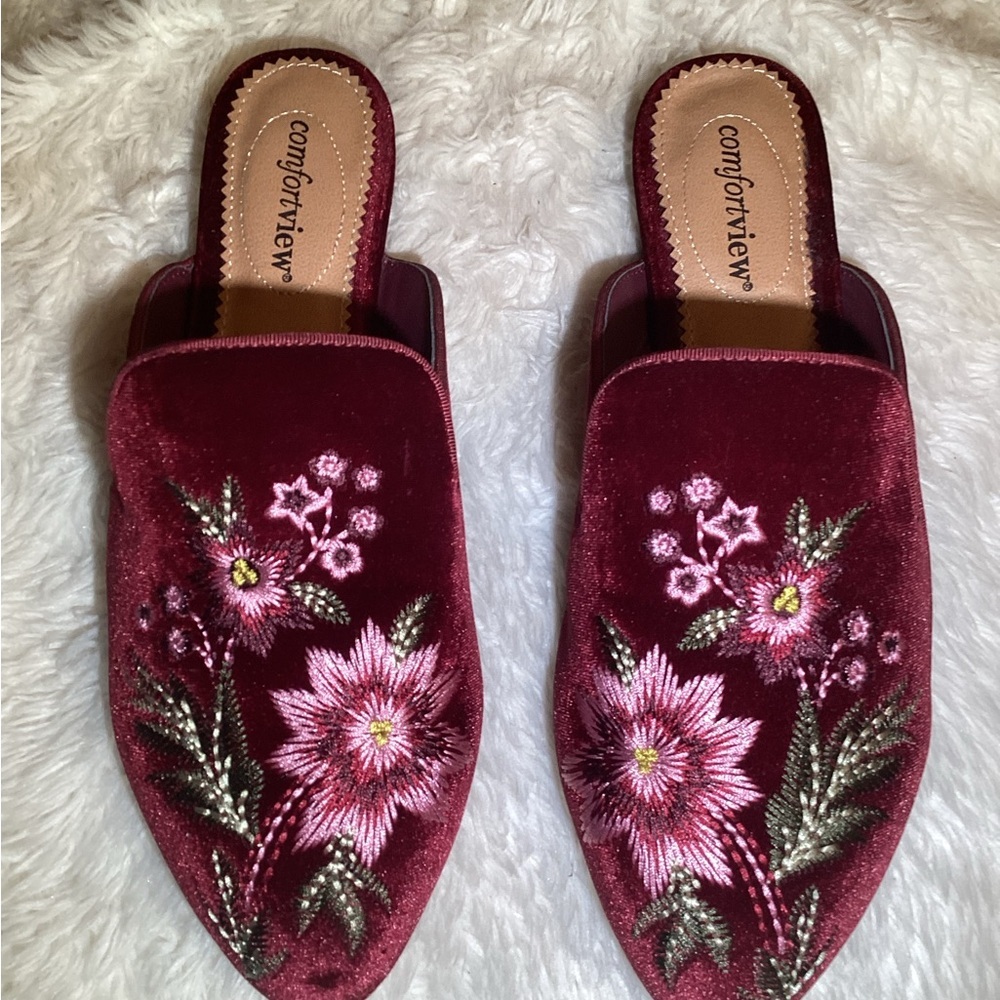 comfortview Burgundy Velvet Embroidered Floral Slide Mules